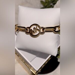 ⚜️Michael Kors® Gorgeous Gold Link Bracelet⚜️